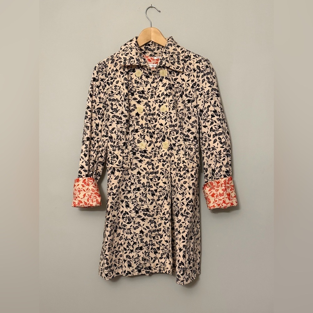 Diane von Fürstenberg Vintage Soft Beige Jacket • Size Small • Floral Print •